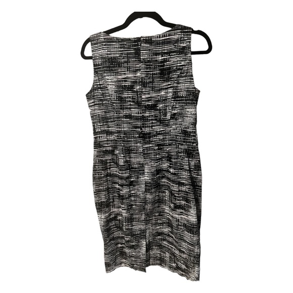 A Chapter One black and white dress in size 8 - Picture 6 of 6